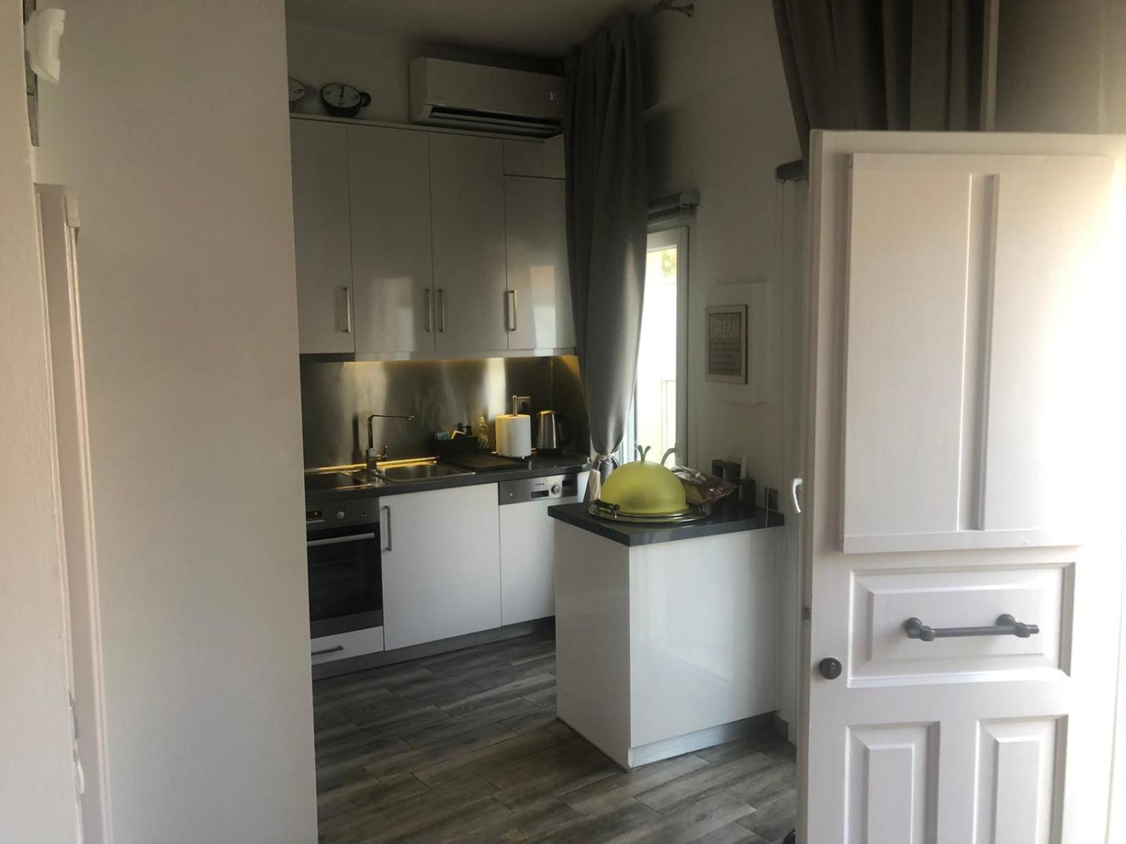 Anemomilos Jacuzzi Suite Corfu  Bagian luar foto