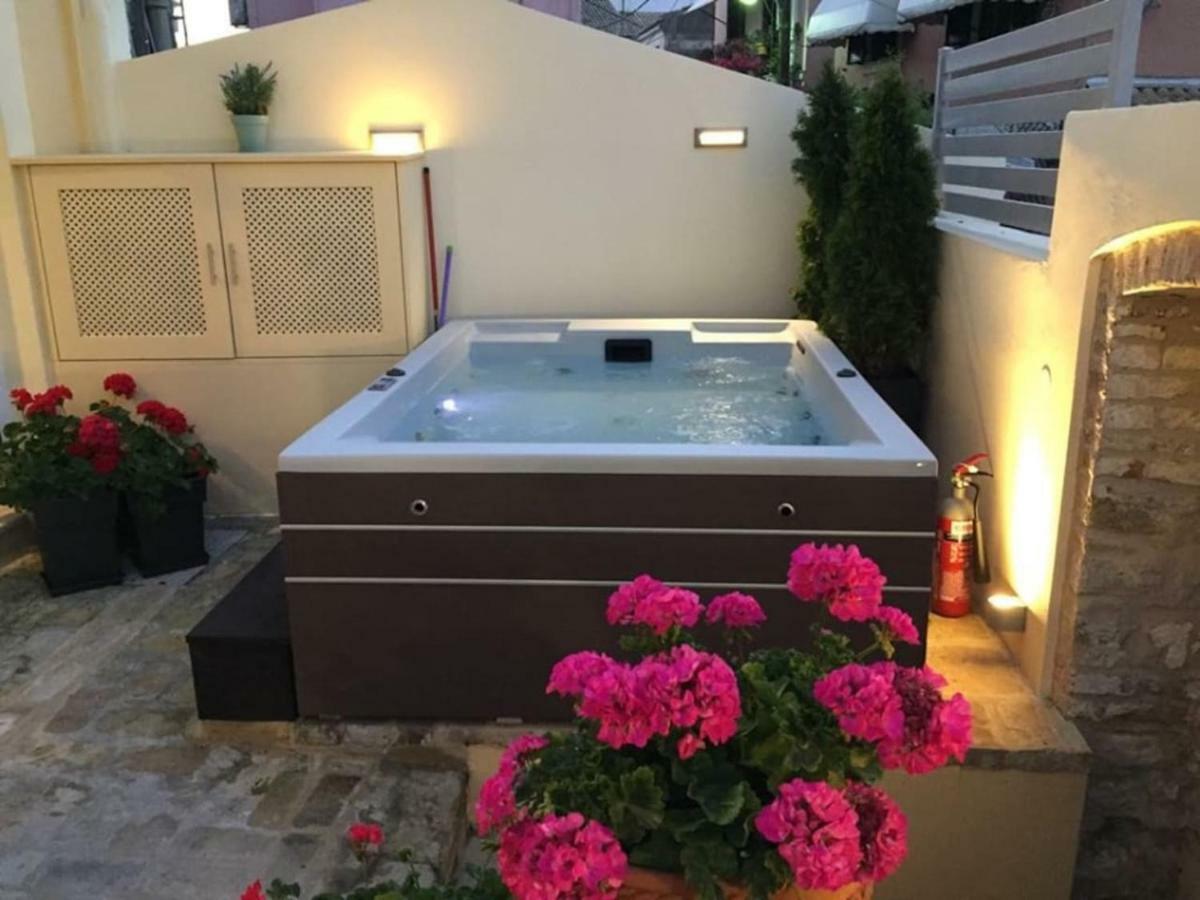 Anemomilos Jacuzzi Suite Corfu  Bagian luar foto
