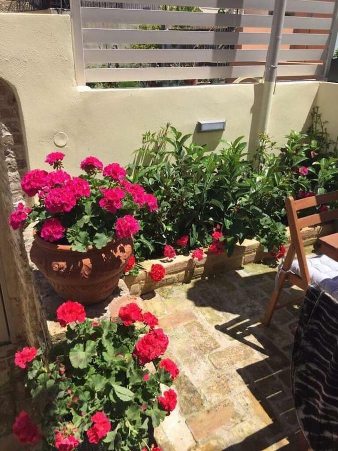 Anemomilos Jacuzzi Suite Corfu  Bagian luar foto