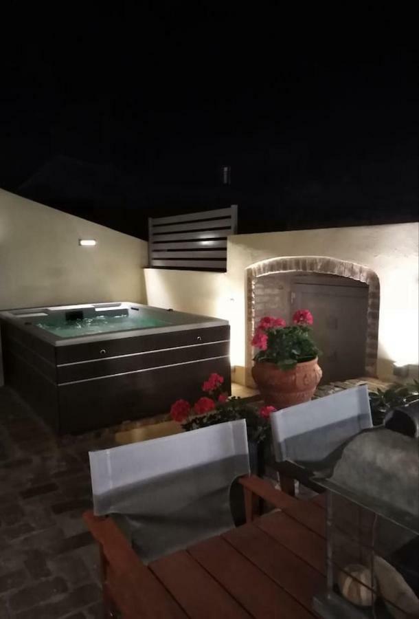 Anemomilos Jacuzzi Suite Corfu  Bagian luar foto